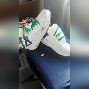 JORDAN 6.5Y Kids White/Creme With Green & Orange  Laces